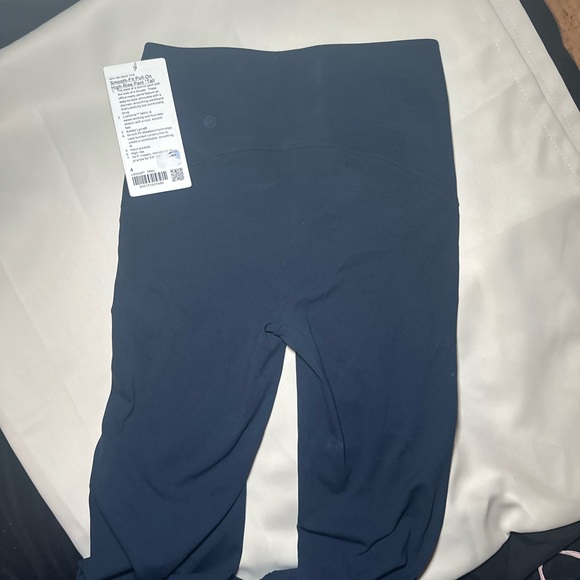 lululemon Women's Deep Blue Navy Work Pants *Tall Size 4 Brand New - Picture 7 of 9